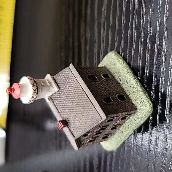 Lenox Thimble Lighthouses (set of 3) - Picture 6 of 9